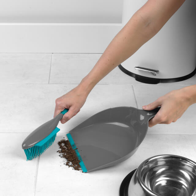 Pet Plus+ Dustpan and Brush Set - Non - Scratch Rubber Bristles, Squeegee Edge for Pet Hair and Hard Floors, Grey/Turquoise - Amar.co.uk